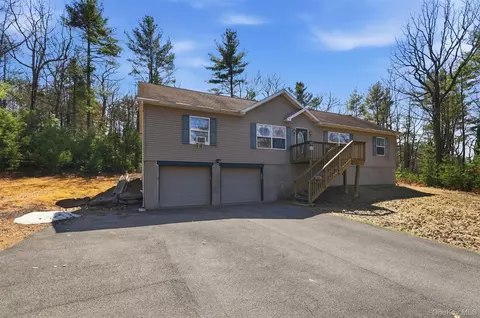 66 Collins Rd, Highland, NY 12732