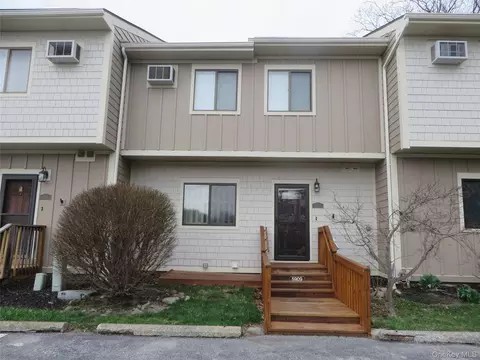 5909 Chelsea Cv N, Beekman, NY 12533