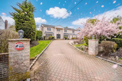 117 Plainview Rd, Woodbury, NY 11797