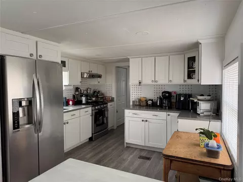 37 Hubbard Ave #38, Riverhead, NY 11901