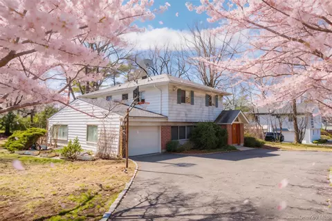 71 Horace Harding Blvd, North Hempstead, NY 11020