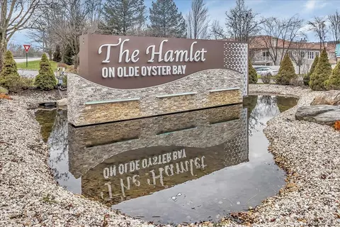 117 Carriage Ln, Plainview, NY 11803