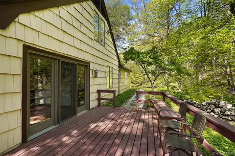 Exterior - 334 Pine Brook Rd, Pound Ridge, NY 11961 photo 4 of 7