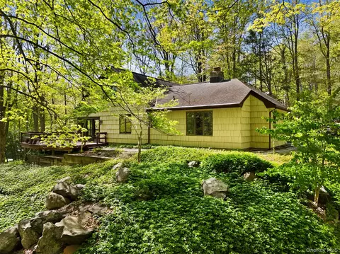 Exterior - 334 Pine Brook Rd, Pound Ridge, NY 11961 photo 6 of 7