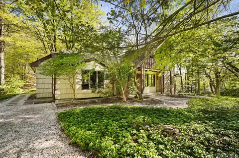 Exterior - 334 Pine Brook Rd, Pound Ridge, NY 11961 photo 2 of 7