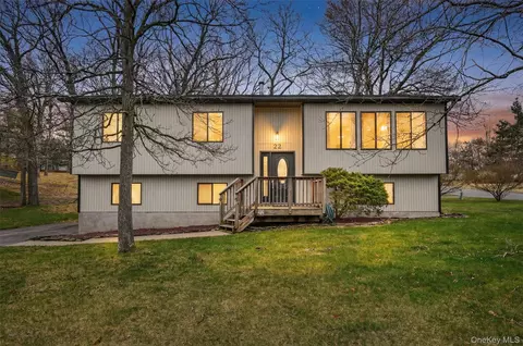 22 Cambridge Cir, Monroe, NY 10950
