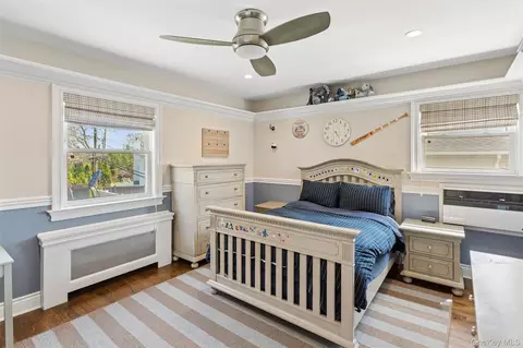 Bedroom - 10 Lever Pl, Plainview, NY 11803 photo 4 of 4