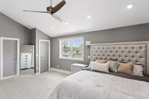 Bedroom - 10 Lever Pl, Plainview, NY 11803 photo 1 of 4