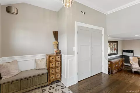 Entry Way - 10 Lever Pl, Plainview, NY 11803 photo 1 of 1