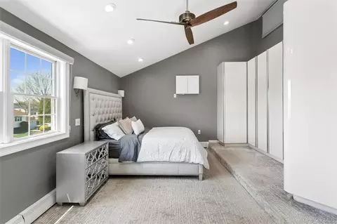 Bedroom - 10 Lever Pl, Plainview, NY 11803 photo 2 of 4