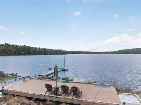 139 York Lake Estates Rd, Highland, NY 12719