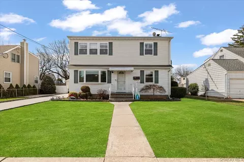 2192 6th St, East Meadow, NY 11554