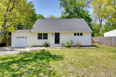 108 Marshall Dr, Selden, NY 11784