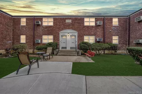 251-54 61st Ave #1162, Little Neck, NY 11362