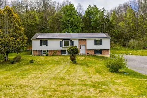 505 County Route 12, Wawayanda, NY 10958