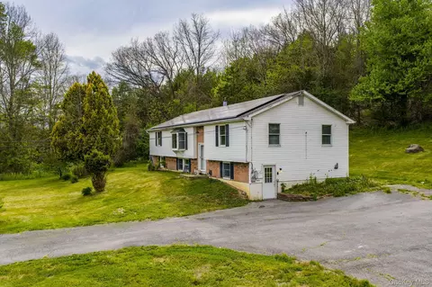 505 County Route 12, Wawayanda, NY 10958