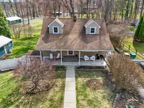 12 Anita Ct, Kingston, NY 12401