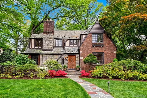56 Woodlawn Ave, New Rochelle, NY 10804
