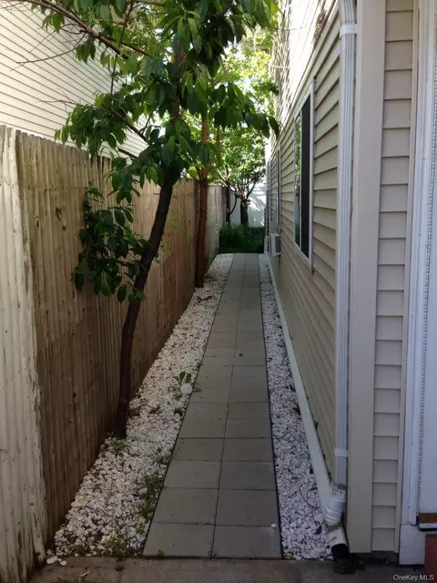 265 E Pine St, Long Beach, NY 11561 photo 2