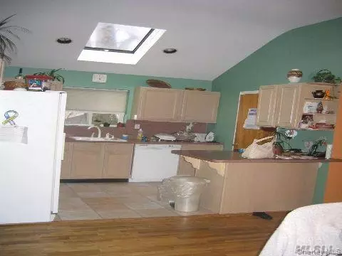265 E Pine St, Long Beach, NY 11561 photo 3