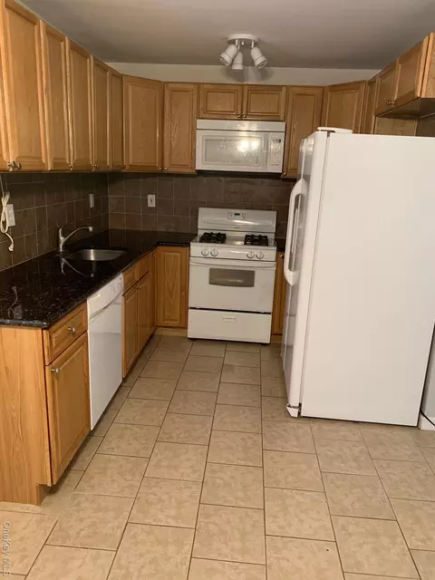 265 E Pine St, Long Beach, NY 11561 photo 5