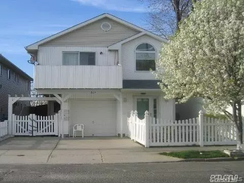 265 E Pine St, Long Beach, NY 11561