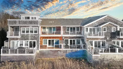 68 Foster Ave #3, Hampton Bays, NY 11946