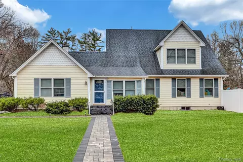 82 Southaven Ave, Medford, NY 11763