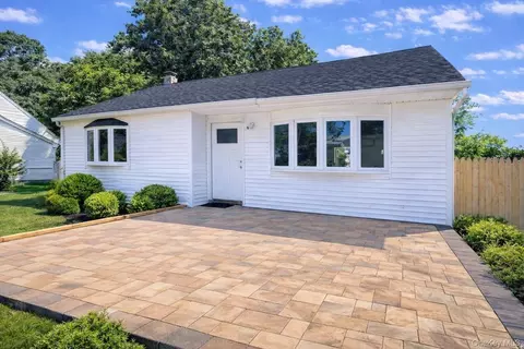 79 Johns Neck Rd, Shirley, NY 11967