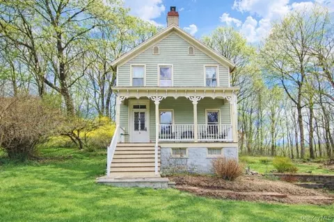 16 Reed Rd, Wappingers Falls, NY 12590
