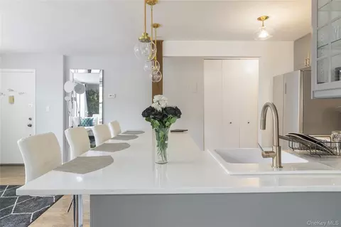 54 Erasmus St #2D, Brooklyn, NY 11226