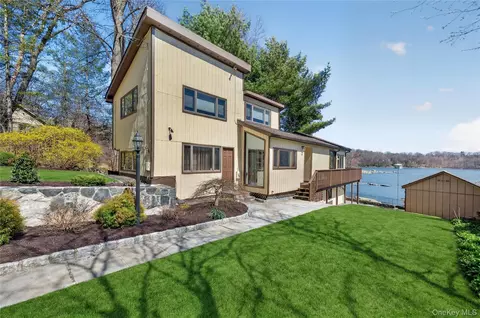 3 Lakeside Rd, Mahopac, NY 10541