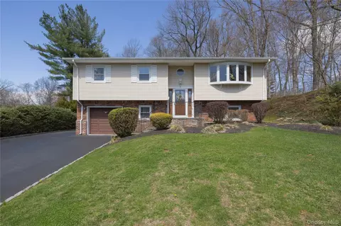 196 E Townline Rd, Clarkstown, NY 10994