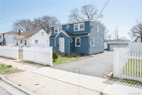 160 E Fulton Ave, Roosevelt, NY 11575