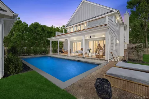 278 Hampton St, Sag Harbor, NY 11963