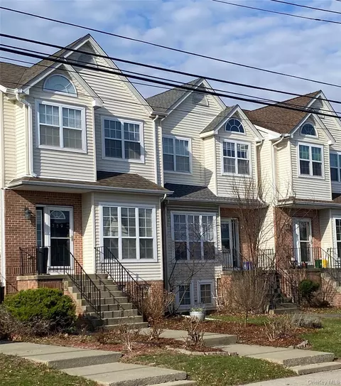 359 Verplanck Ave, Beacon, NY 12508