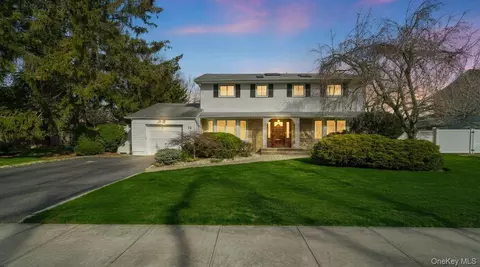 74 Rockland Dr, Jericho, NY 11753