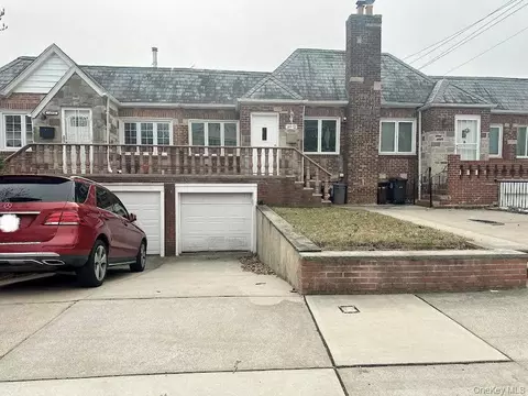 14952 25th Dr, Flushing, NY 11354
