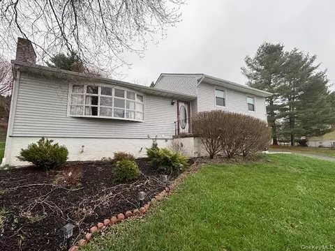 5 Verplanck Ave, East Fishkill, NY 12533