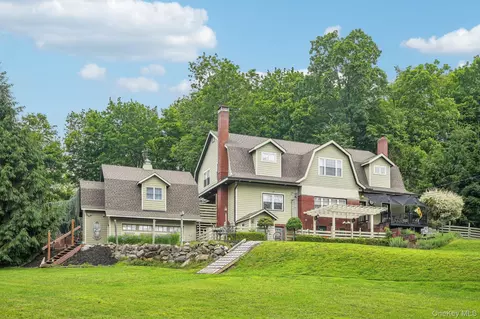 55 Buckberg Mountain Rd, Stony Point, NY 10980
