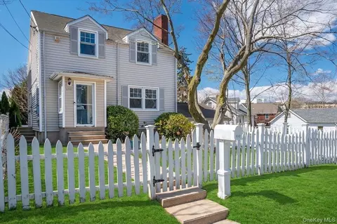 640 Hillside Ave, Mamaroneck, NY 10543