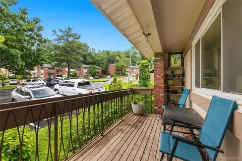 Exterior - 2 Woods End Cir #E, Peekskill, NY 10566 photo 1 of 6