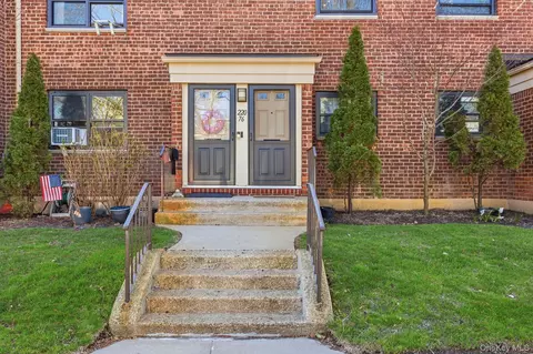 220-76 75th Ave #180A2, Oakland Gardens, NY 11364