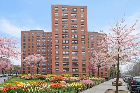 9932 66th Rd # 7G, Rego Park, NY 11374