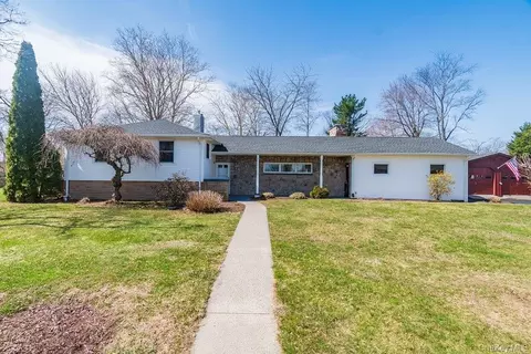 12 Crest Rd, Danbury, CT 06811