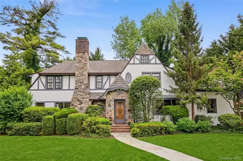 42 Sturgis Rd, Bronxville, NY 10708
