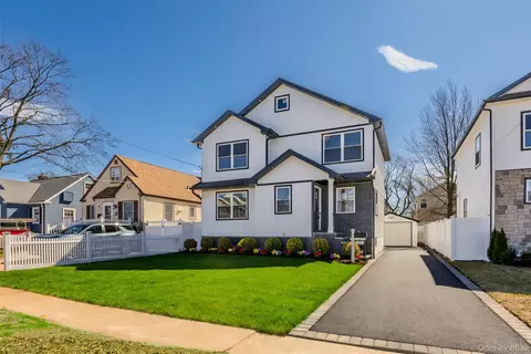 19 Rugby Rd, Merrick, NY 11566