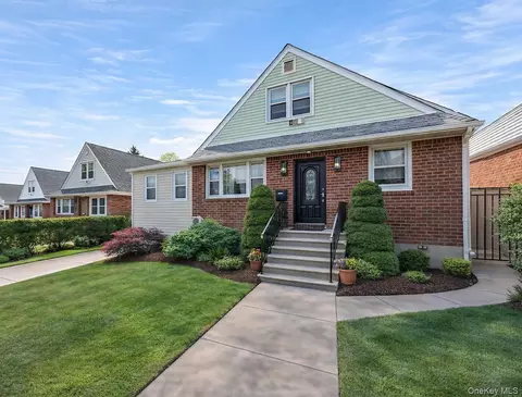 14-24 139th St, New York, NY 11357