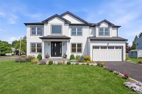 16 Otsego Pl, Jericho, NY 11753