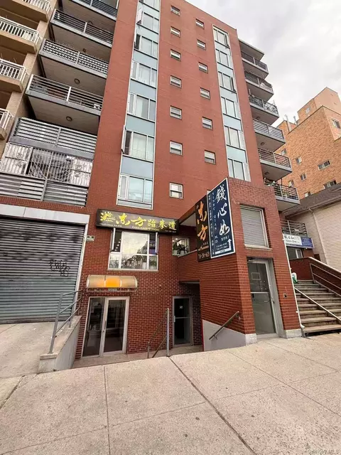 140-37 Cherry Ave #8A, Flushing, NY 11355